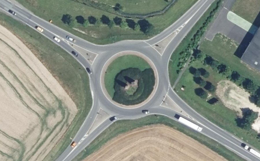 Vue aérienne du Rond-point anonyme n°89252423