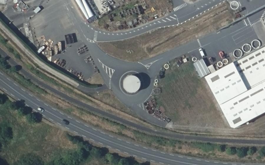 Vue aérienne du Rond-point anonyme n°892689781