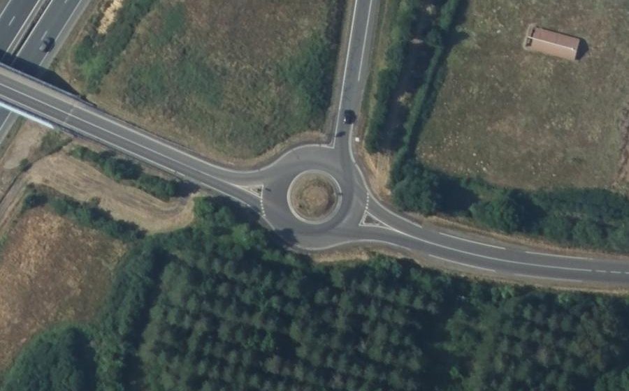 Vue aérienne du Rond-point anonyme n°89274365