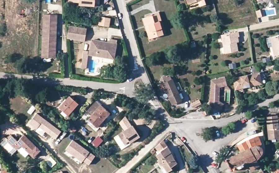 Vue aérienne du Rond-point anonyme n°892843135