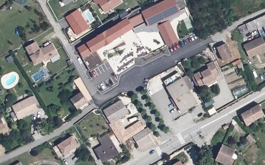 Vue aérienne du Rond-point anonyme n°893185735