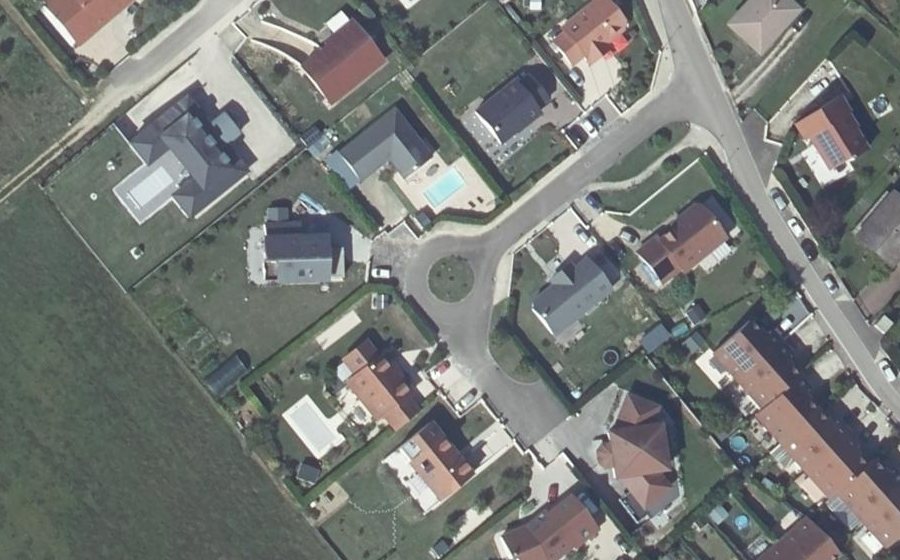 Vue aérienne du Rond-point anonyme n°893392485