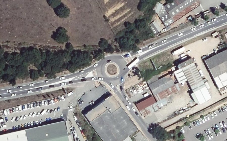 Vue aérienne du Rond-point anonyme n°893611798
