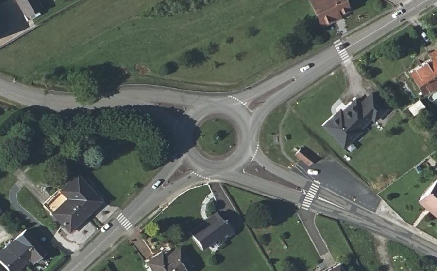 Vue aérienne du Rond-point anonyme n°89402427