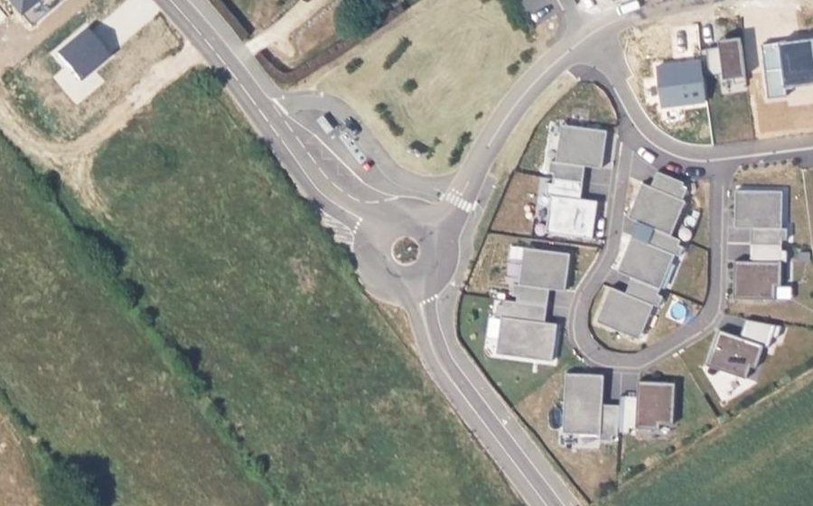 Vue aérienne du Rond-point anonyme n°894716249