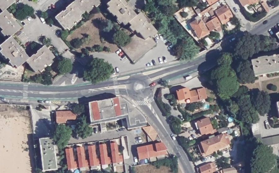Vue aérienne du Rond-point anonyme n°894902526