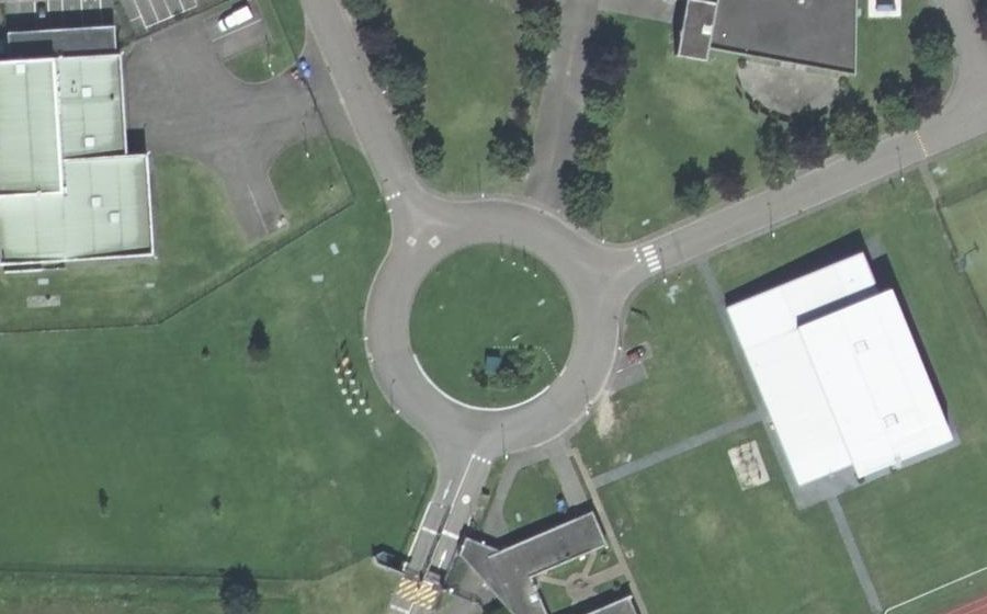 Vue aérienne du Rond-point anonyme n°89496837