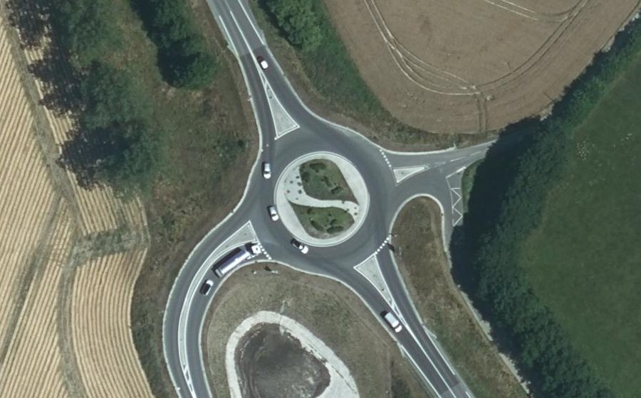 Vue aérienne du Rond-point anonyme n°895062388