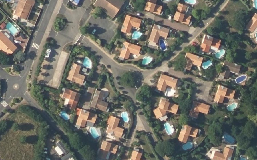Vue aérienne du Rond-point anonyme n°89519786