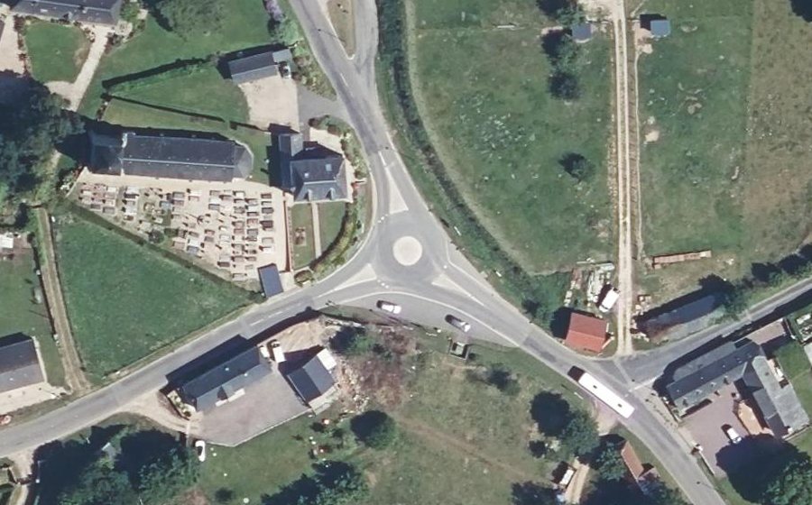 Vue aérienne du Rond-point anonyme n°895502718