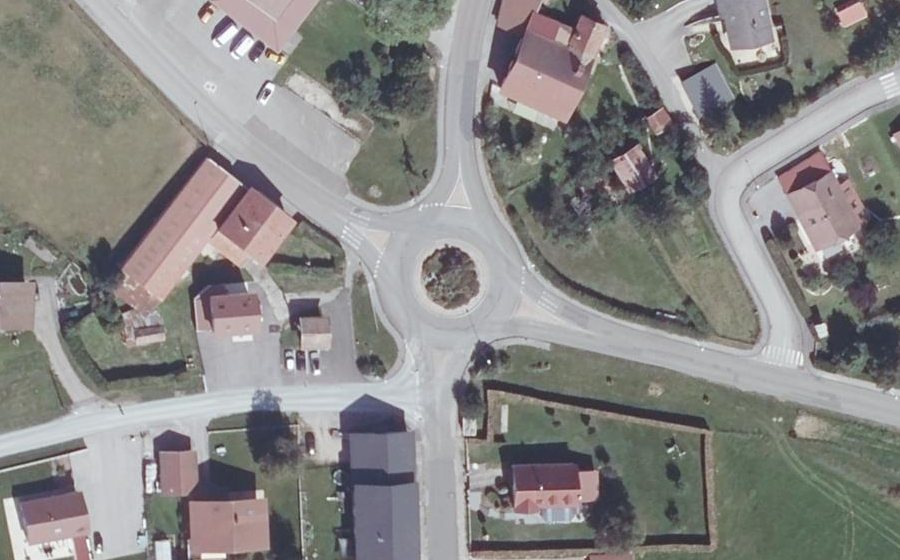 Vue aérienne du Rond-point anonyme n°89581841