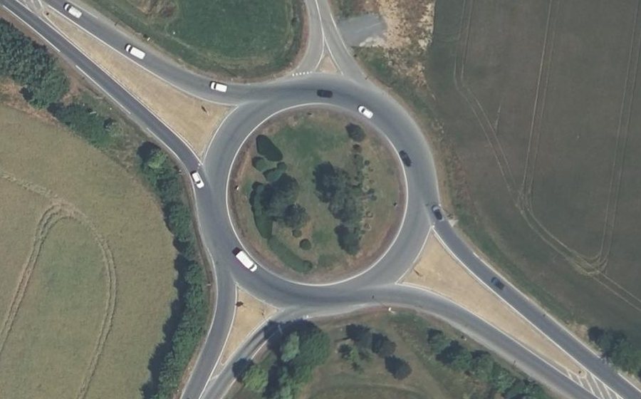 Vue aérienne du Rond-point anonyme n°895886045