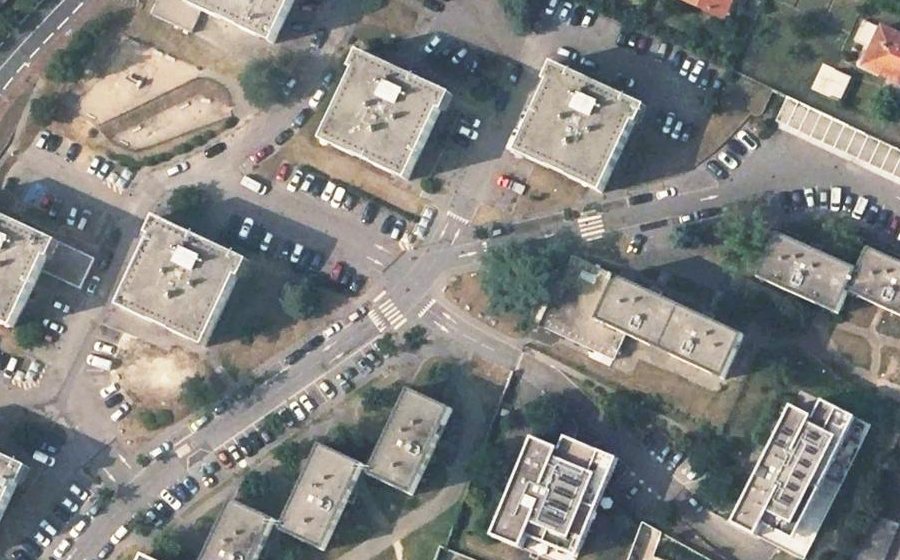 Vue aérienne du Rond-point anonyme n°89597035