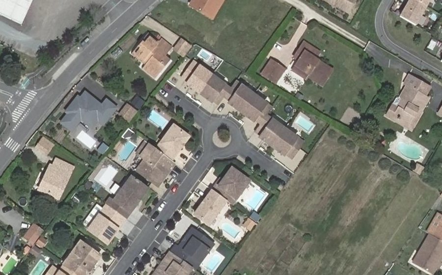 Vue aérienne du Rond-point anonyme n°896032689