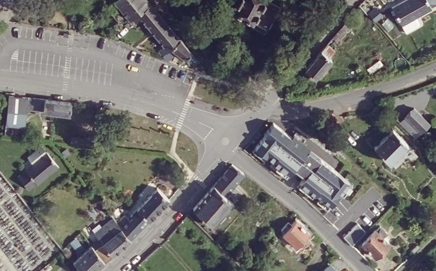 Vue aérienne du Rond-point anonyme n°896141877