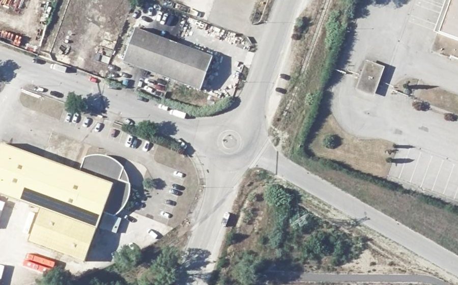 Vue aérienne du Rond-point anonyme n°896709069