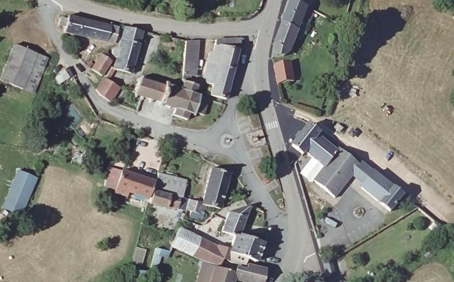 Vue aérienne du Rond-point anonyme n°897535295