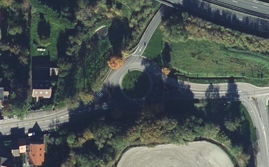 Vue aérienne du Rond-point anonyme n°89757086