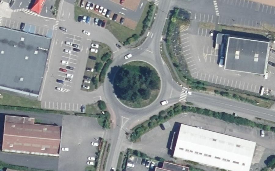 Vue aérienne du Rond-point anonyme n°89802271
