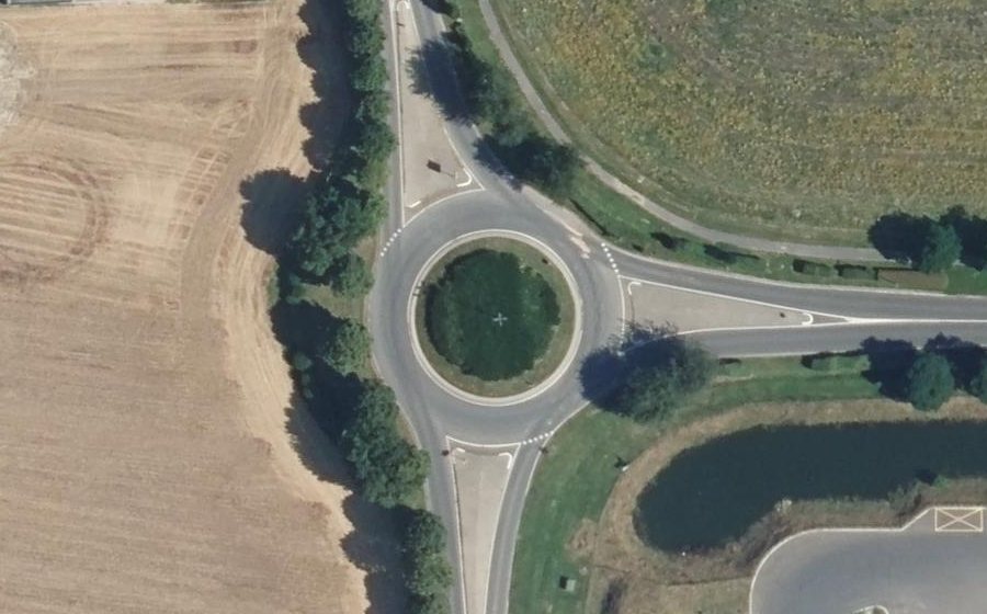 Vue aérienne du Rond-point anonyme n°89820922
