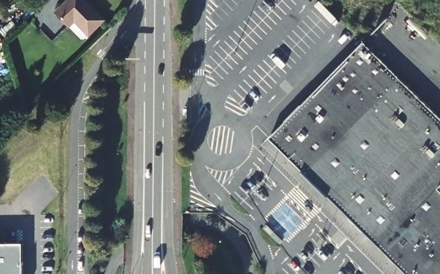 Vue aérienne du Rond-point anonyme n°899433114