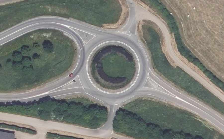 Vue aérienne du Rond-point anonyme n°89964083
