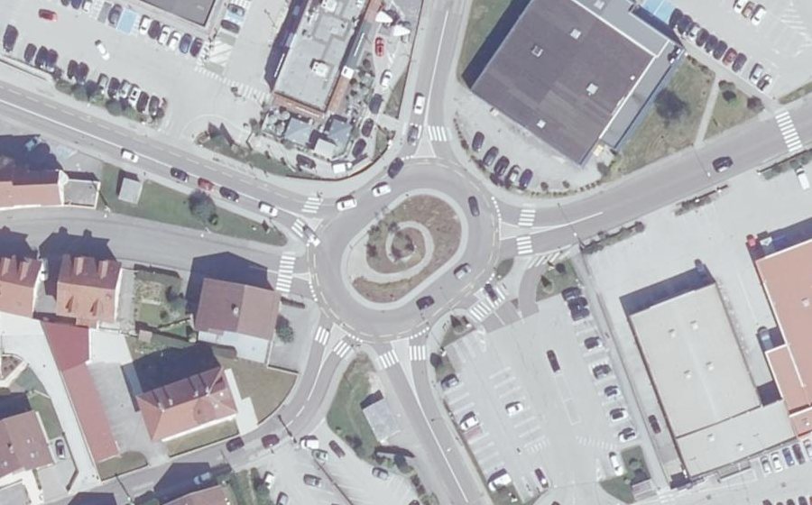 Vue aérienne du Rond-point anonyme n°89984080