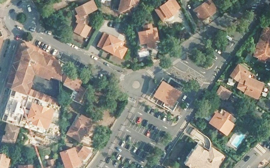 Vue aérienne du Rond-point anonyme n°900133979