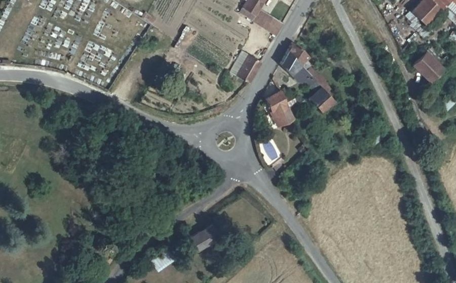 Vue aérienne du Rond-point anonyme n°900412060