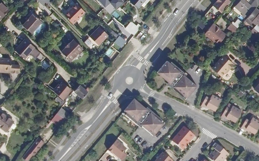 Vue aérienne du Rond-point anonyme n°900664856