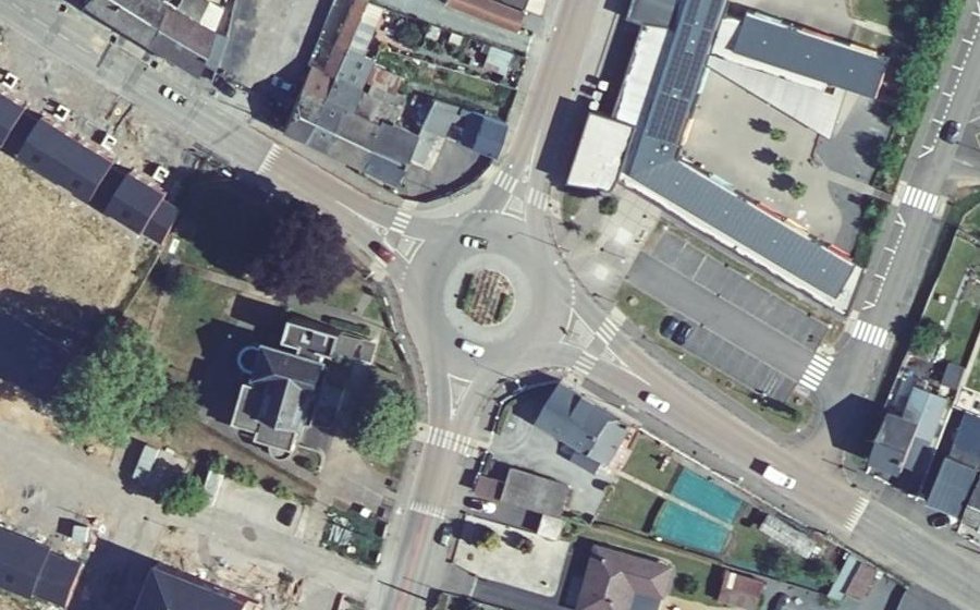 Vue aérienne du Rond-point anonyme n°900953572