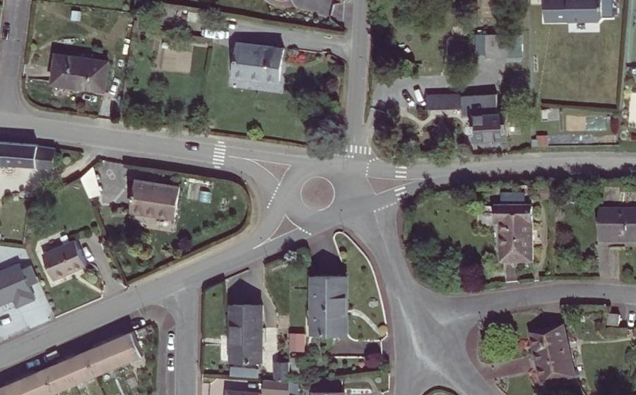 Vue aérienne du Rond-point anonyme n°901556889