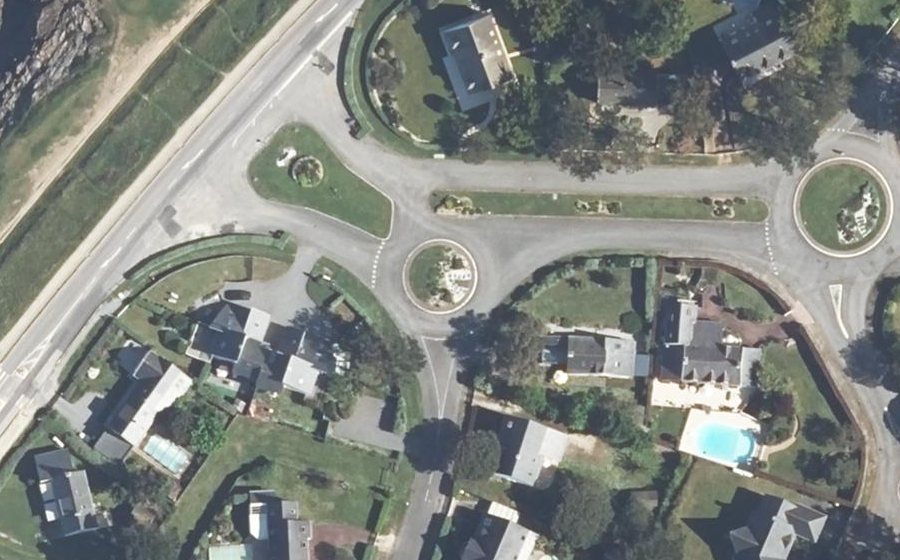 Vue aérienne du Rond-point anonyme n°90166542