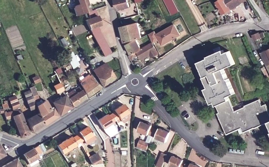 Vue aérienne du Rond-point anonyme n°901678731
