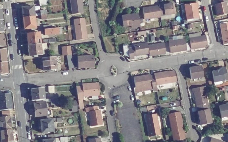 Vue aérienne du Rond-point anonyme n°901793660