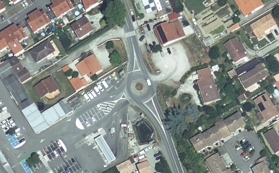 Vue aérienne du Rond-point anonyme n°90219787