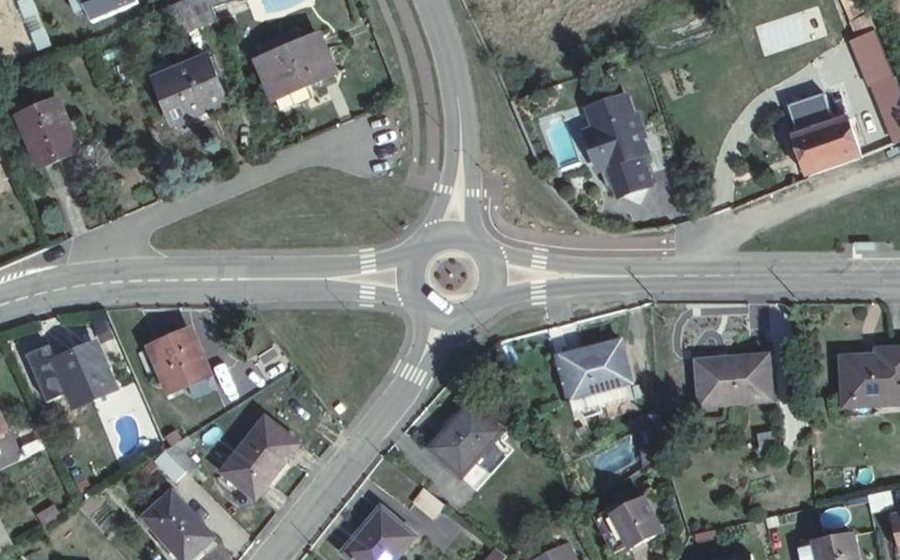 Vue aérienne du Rond-point anonyme n°902201443
