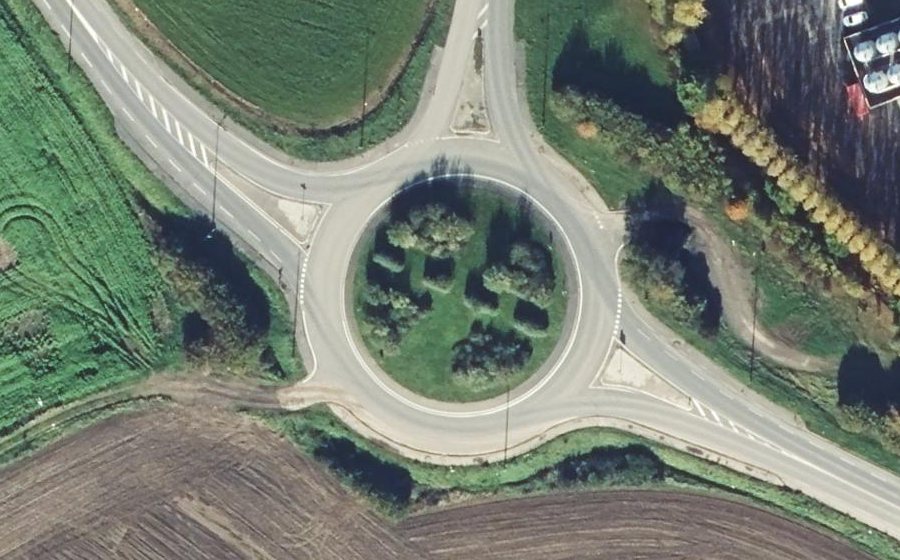 Vue aérienne du Rond-point anonyme n°902304188