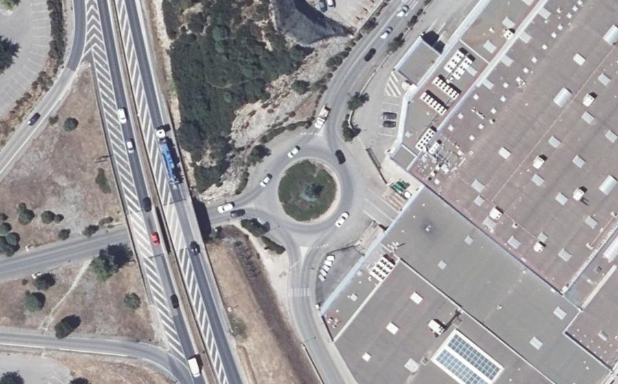 Vue aérienne du Rond-point anonyme n°90258916