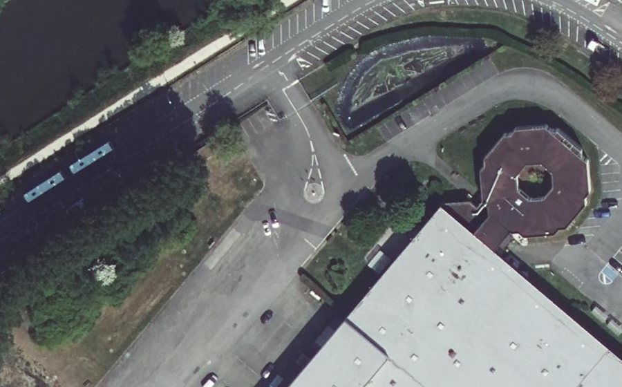 Vue aérienne du Rond-point anonyme n°902639180