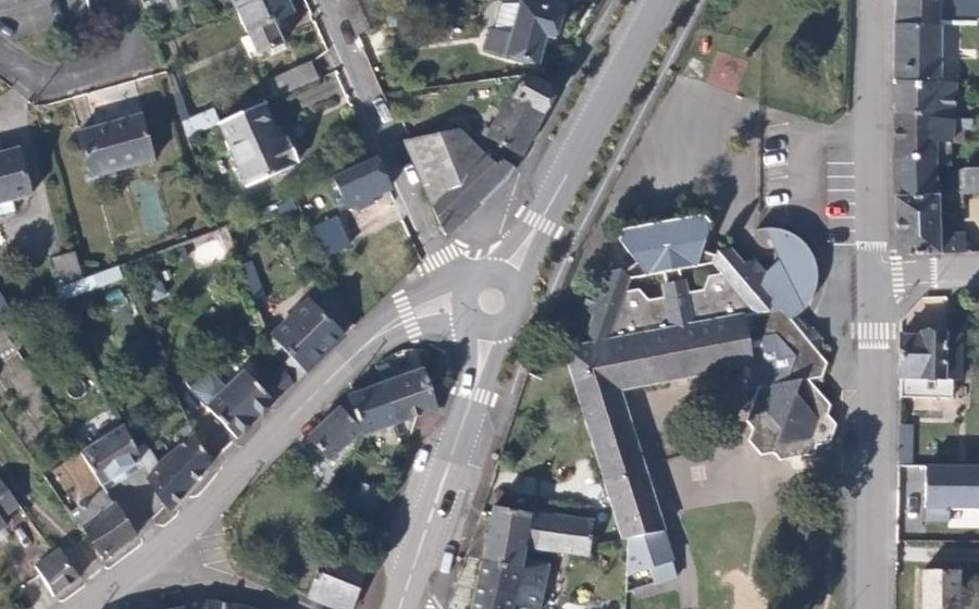 Vue aérienne du Rond-point anonyme n°902708649