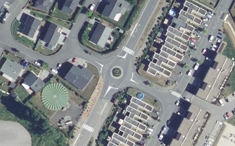 Vue aérienne du Rond-point anonyme n°903194223
