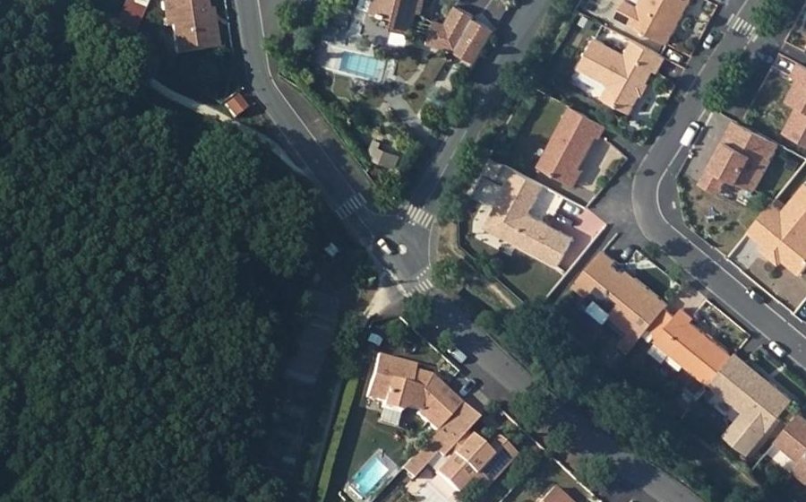 Vue aérienne du Rond-point anonyme n°90356861