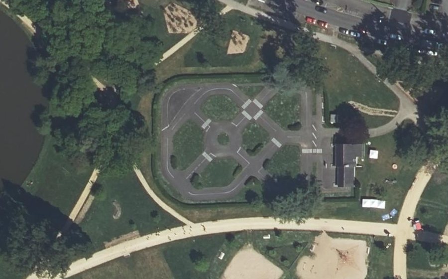 Vue aérienne du Rond-point anonyme n°903749885