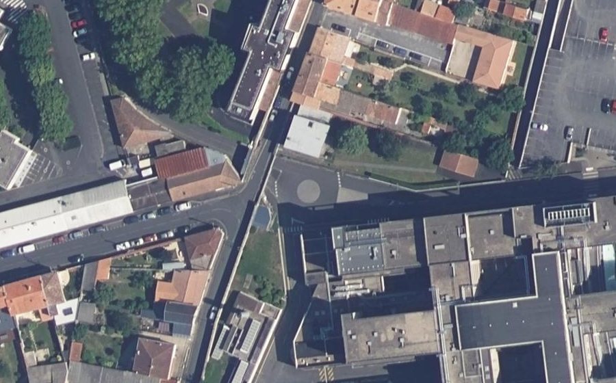 Vue aérienne du Rond-point anonyme n°904016623