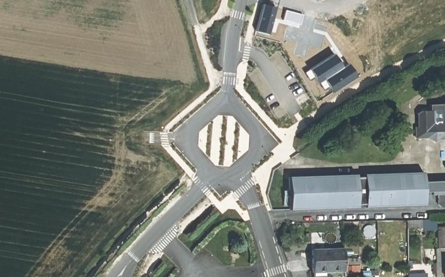 Vue aérienne du Rond-point anonyme n°904046837