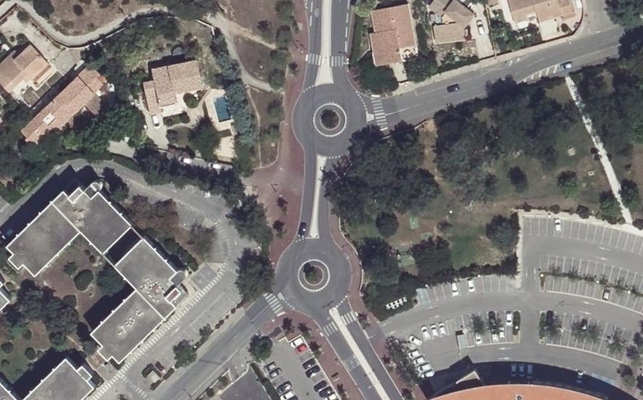 Vue aérienne du Rond-point anonyme n°904283303
