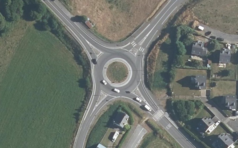Vue aérienne du Rond-point anonyme n°904296922