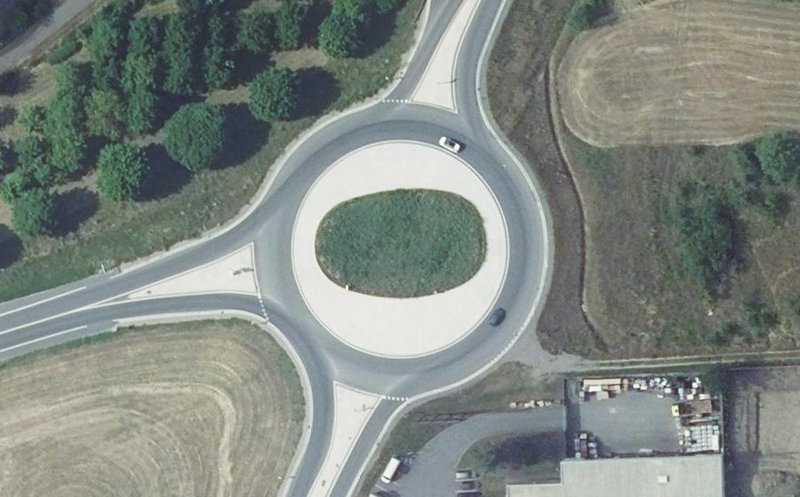 Vue aérienne du Rond-point anonyme n°904627750