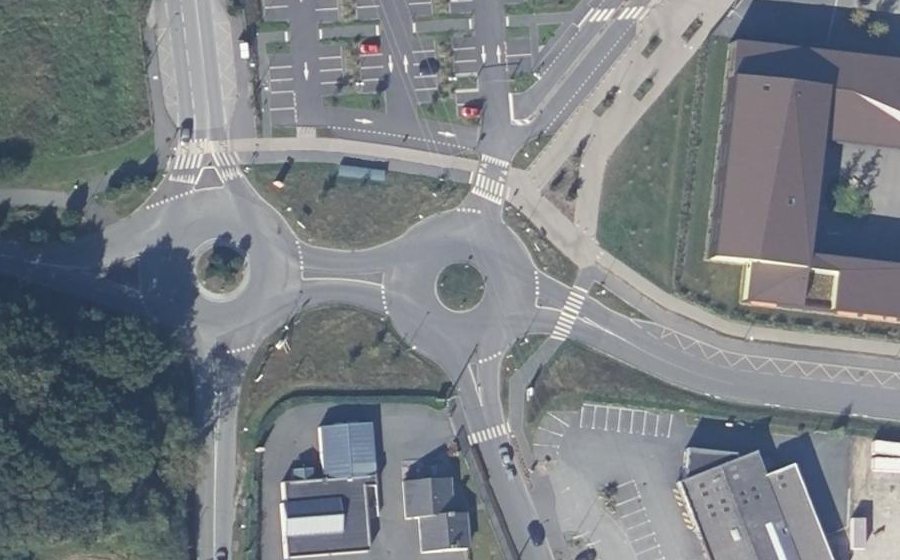 Vue aérienne du Rond-point anonyme n°904800693